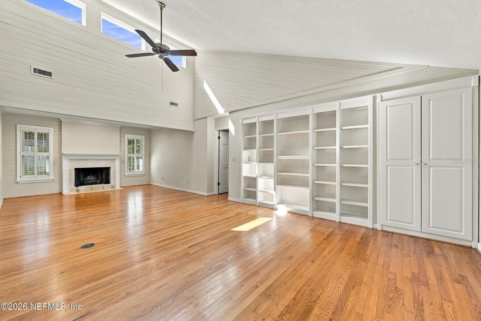 Beautiful built-Ins - VENETIA SEC 03, JACKSONVILLE