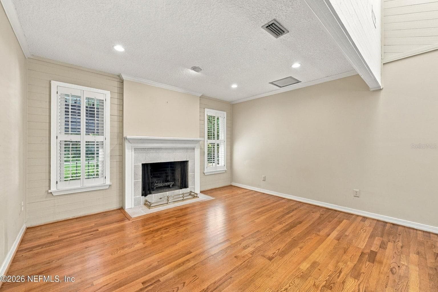 Wood burning fireplace - VENETIA SEC 03, JACKSONVILLE