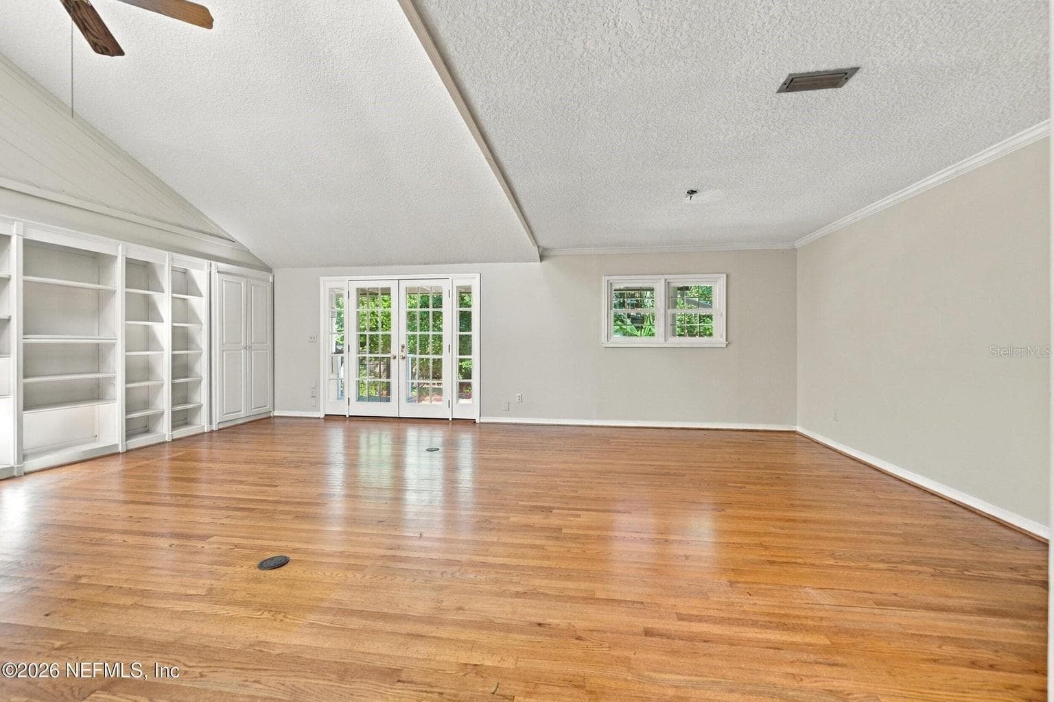 Living Area leads to backyard - VENETIA SEC 03, JACKSONVILLE