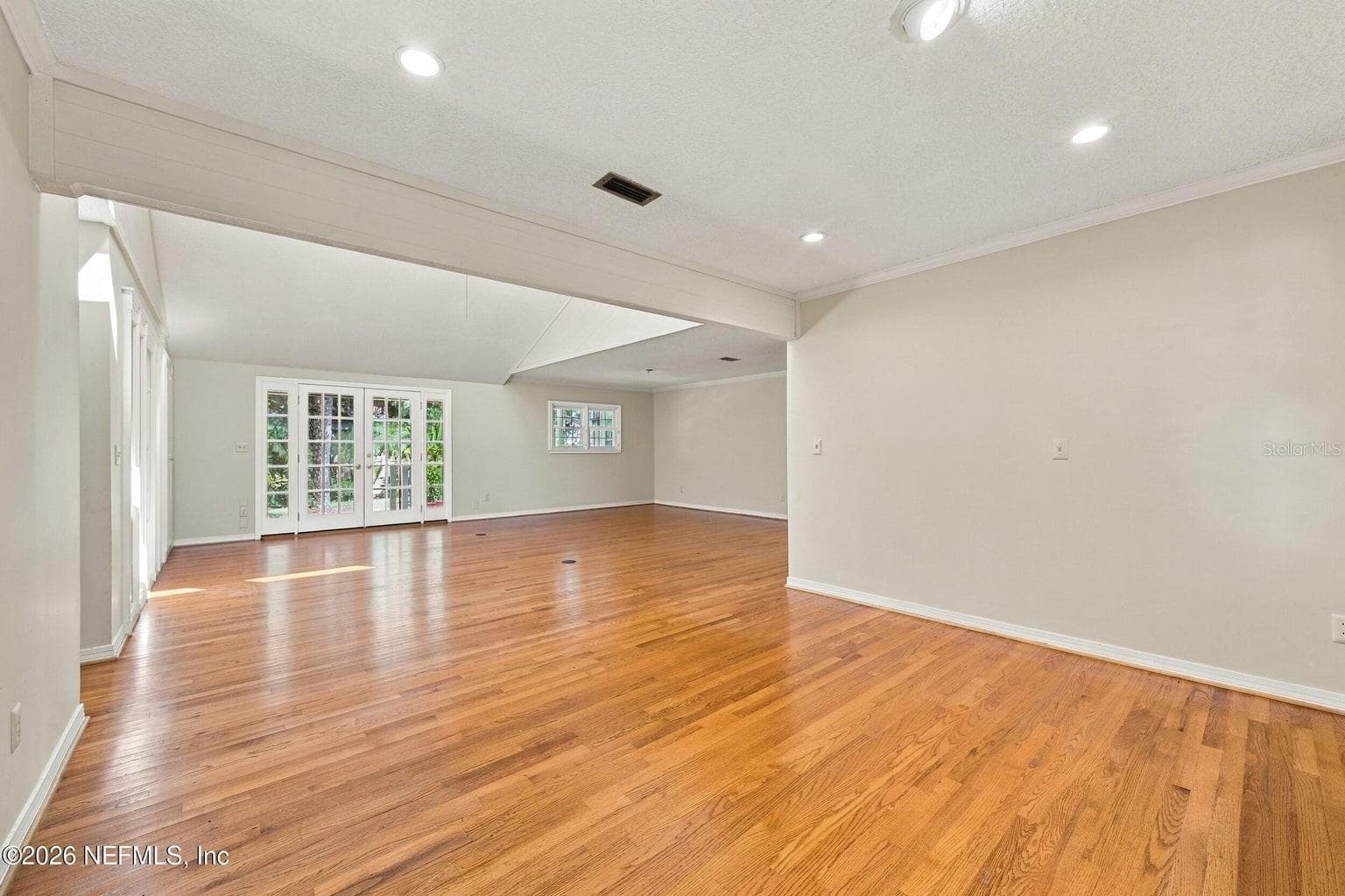 Large spaces - VENETIA SEC 03, JACKSONVILLE