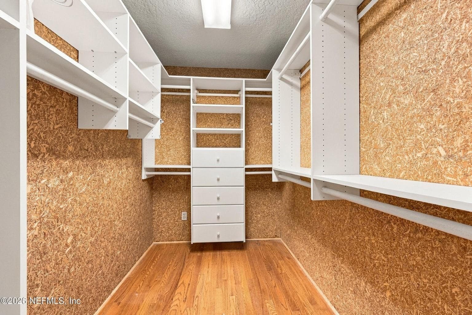 Walk in closet - VENETIA SEC 03, JACKSONVILLE