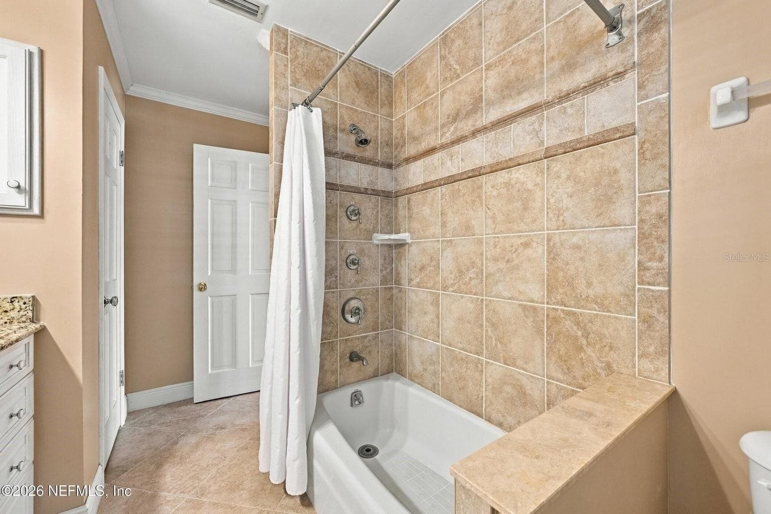 Bath for bedrooms #2 & #3 - VENETIA SEC 03, JACKSONVILLE