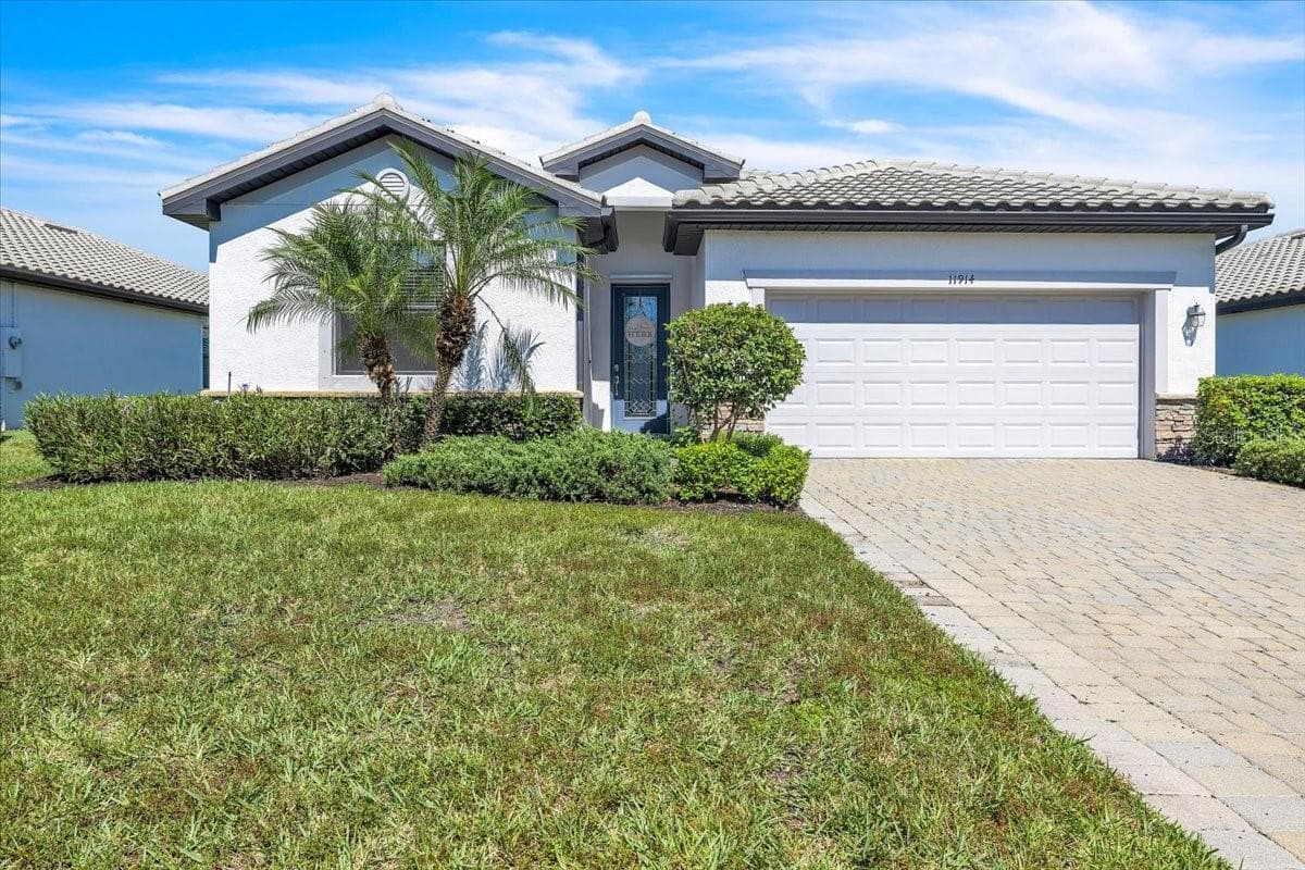 Single Family Residence at 11914 SILVER COBBLESTONE WAY, FORT MYERS, photo 2 of 51