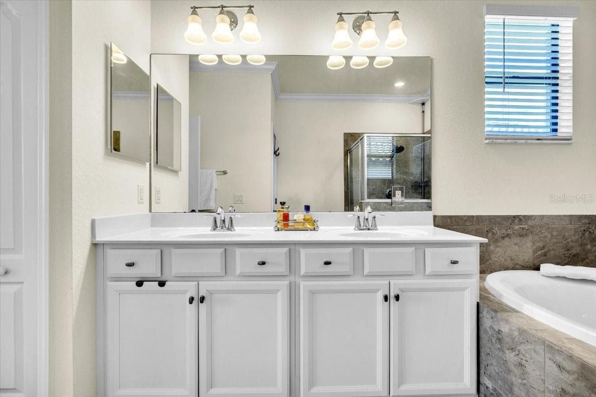 Single Family Residence at 11914 SILVER COBBLESTONE WAY, FORT MYERS, photo 21 of 51