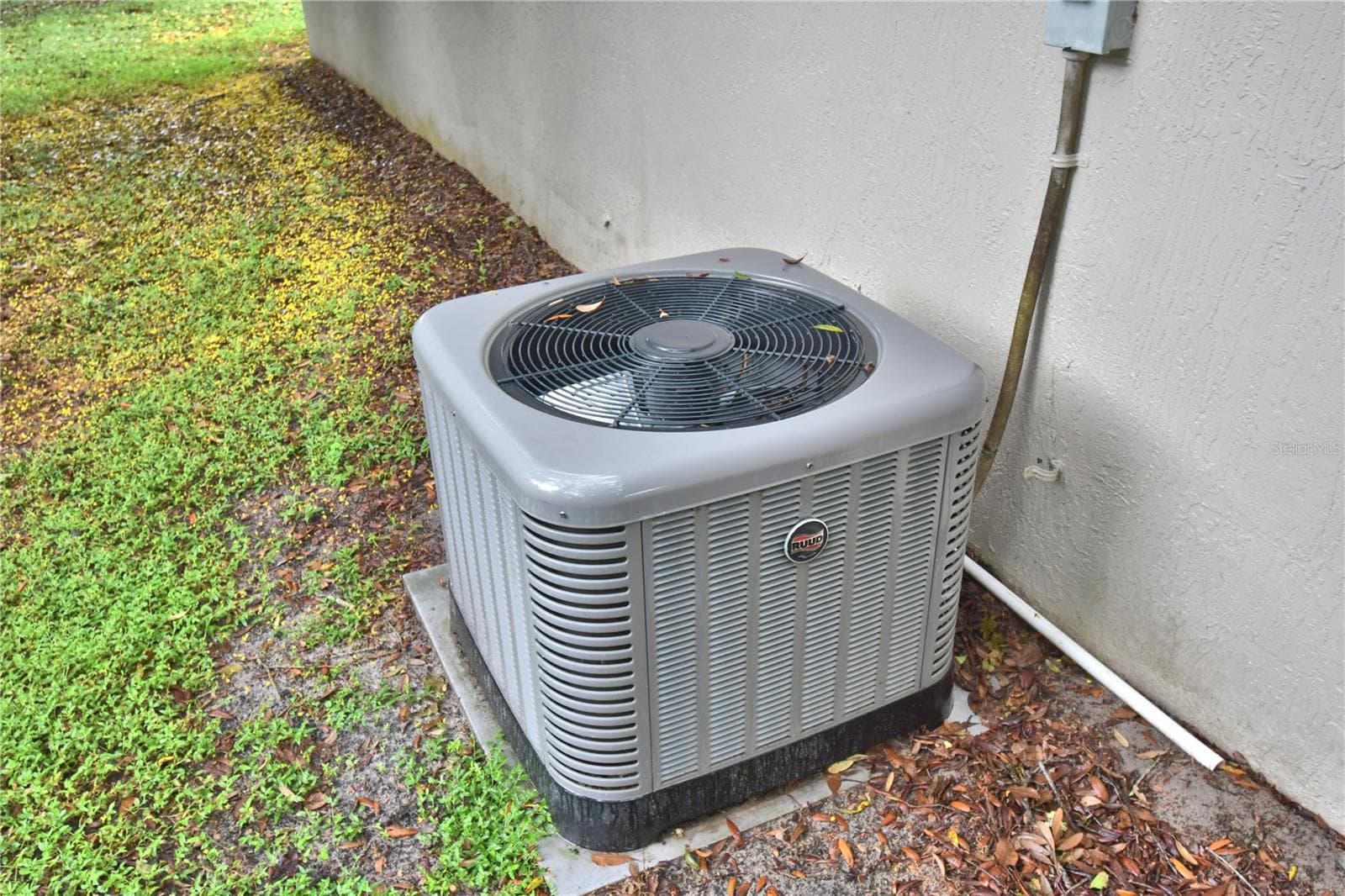A/C unit for 3781. - 3779 RED OAK CT, LAKE WALES