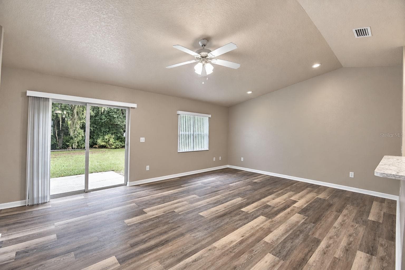 Living room - 3779 RED OAK CT, LAKE WALES