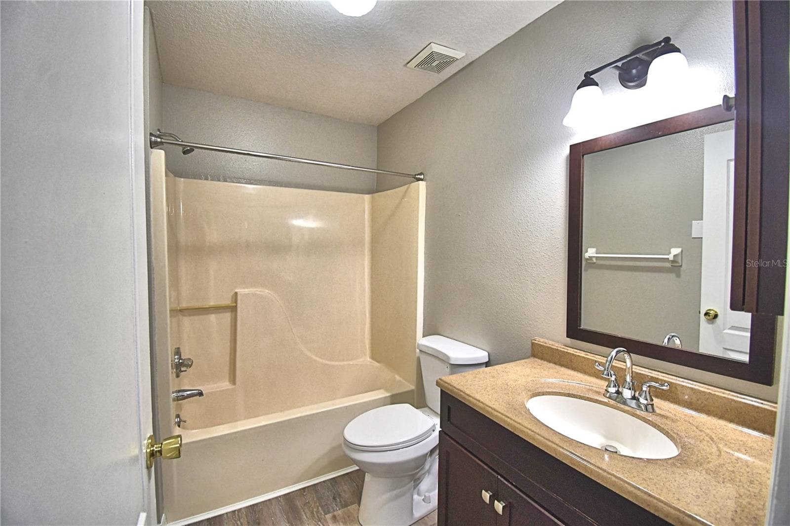 Hall Bathroom - 3779 RED OAK CT, LAKE WALES