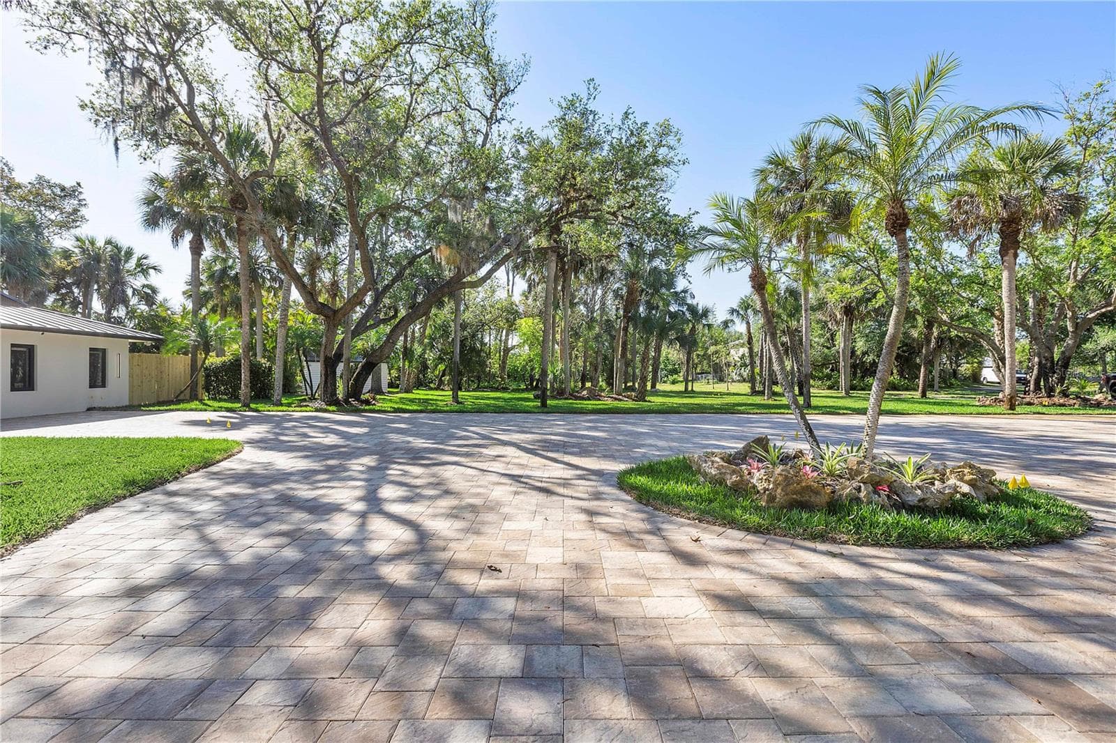 Single Family Residence at 3511 HERITAGE LN, FORT MYERS, photo 4 of 53
