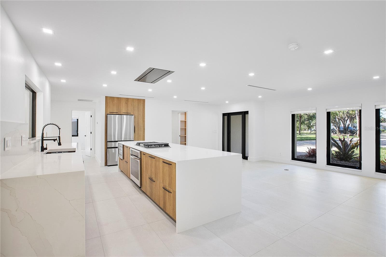 Single Family Residence at 3511 HERITAGE LN, FORT MYERS, photo 7 of 53