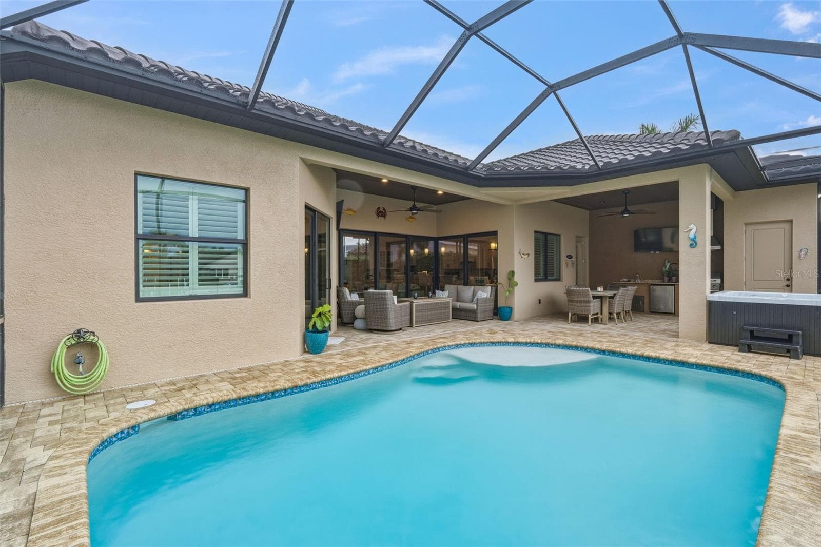 Single Family Residence at 325 SEGOVIA DR, PUNTA GORDA, photo 42 of 52