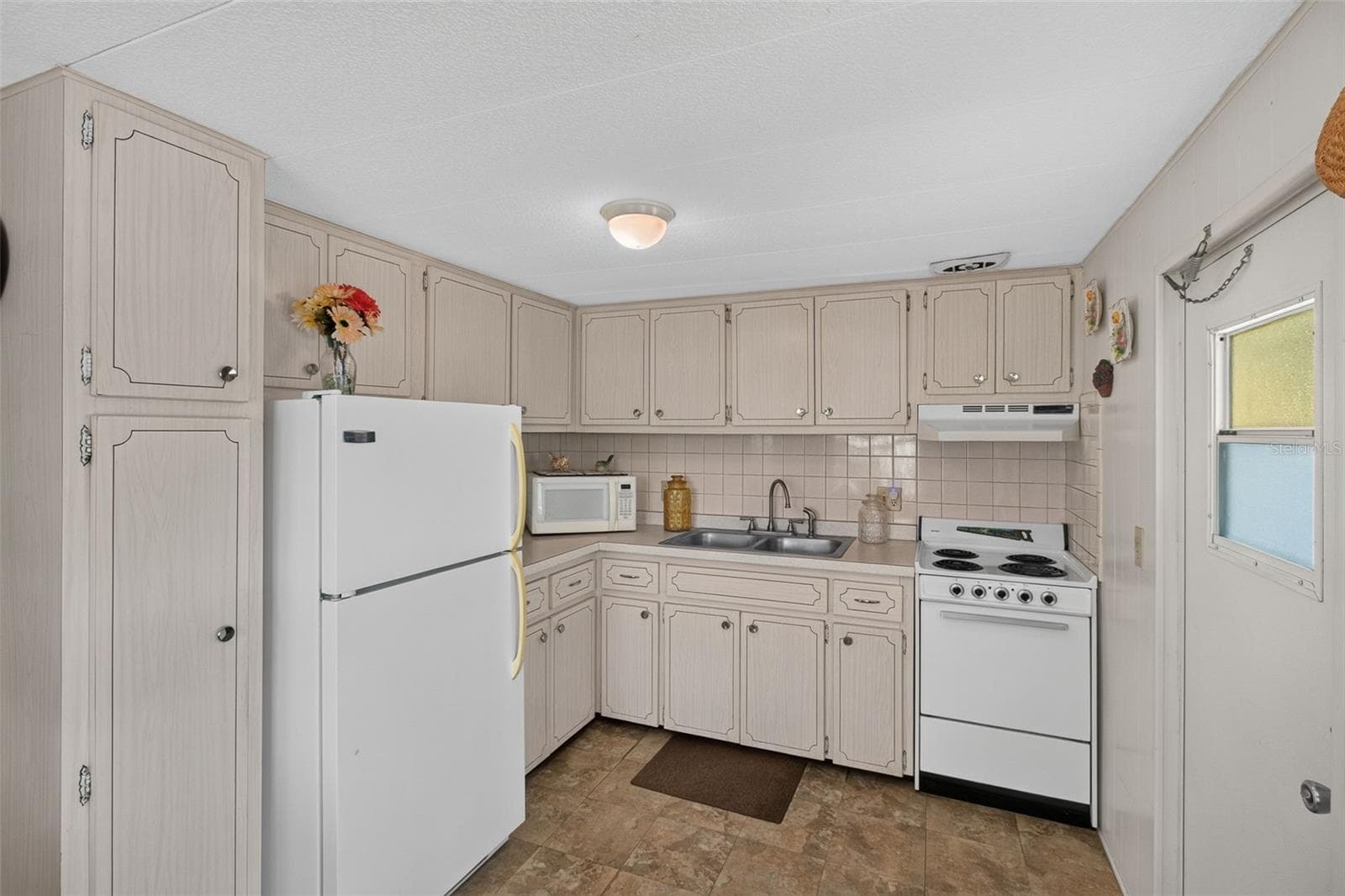 Mobile Home at 2000 E BAY DR #87, LARGO, photo 21 of 35
