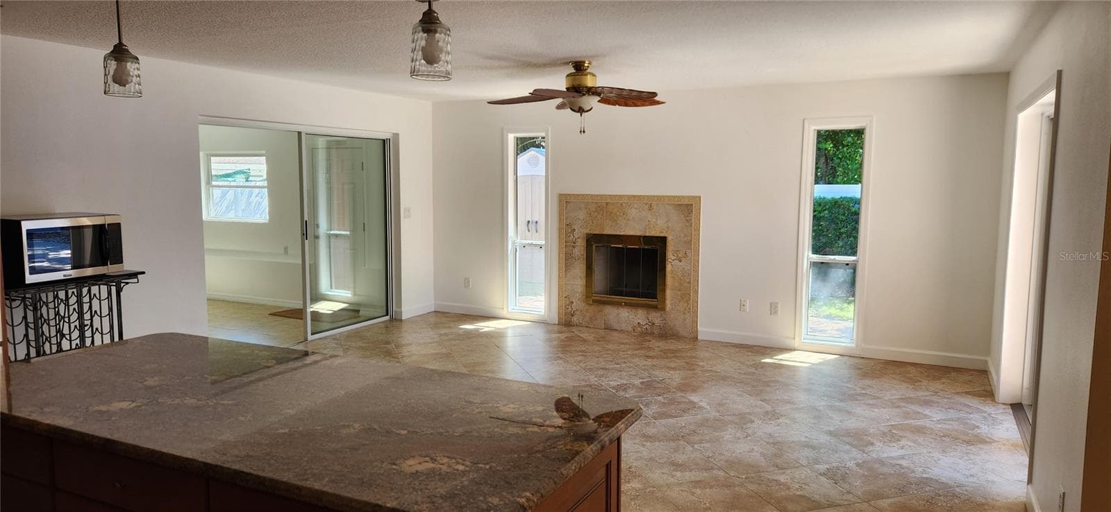 Living Room - 356 CROTON DR, MAITLAND