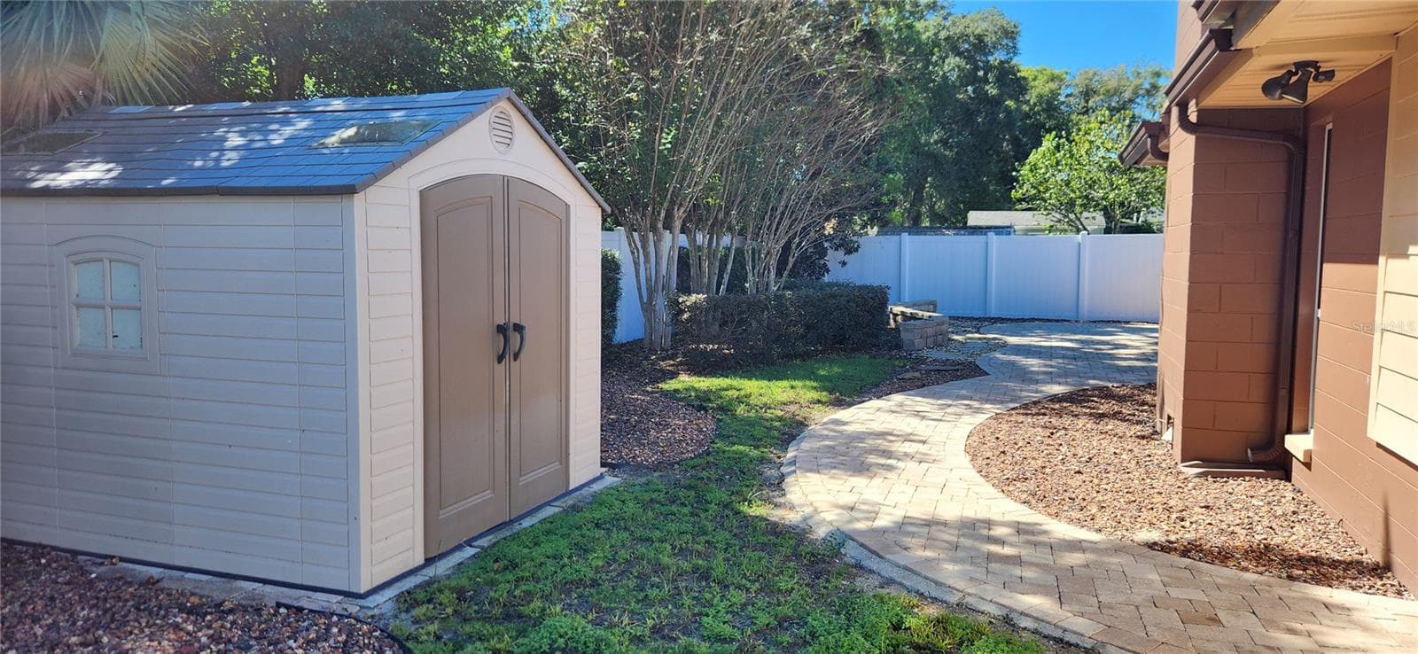 Shed in back yard - 356 CROTON DR, MAITLAND