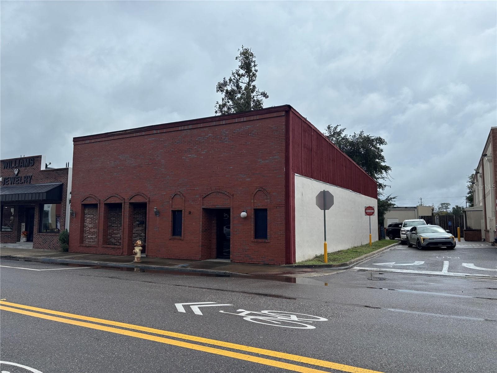 Business at 144 W CALL ST, STARKE, photo 2 of 3
