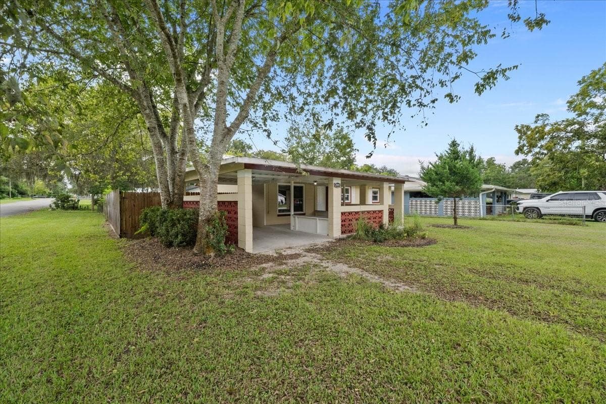 Single Family Residence at 2601 STATE ST, PALATKA, photo 3 of 31