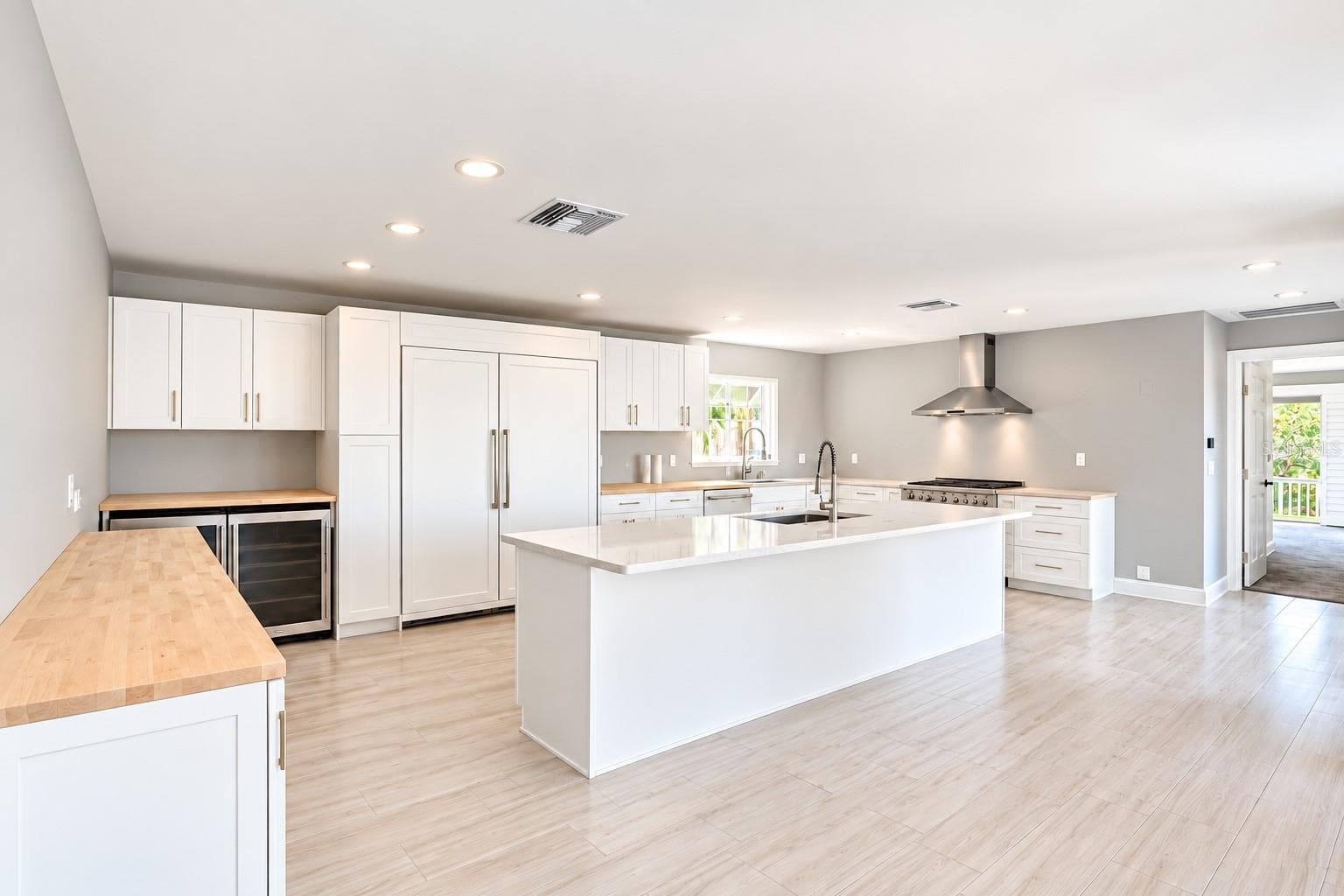 Single Family Residence at 482 HERMOSITA DR, ST PETE BEACH, photo 17 of 92