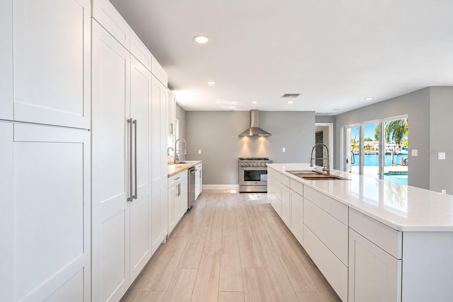 Single Family Residence at 482 HERMOSITA DR, ST PETE BEACH, photo 20 of 92
