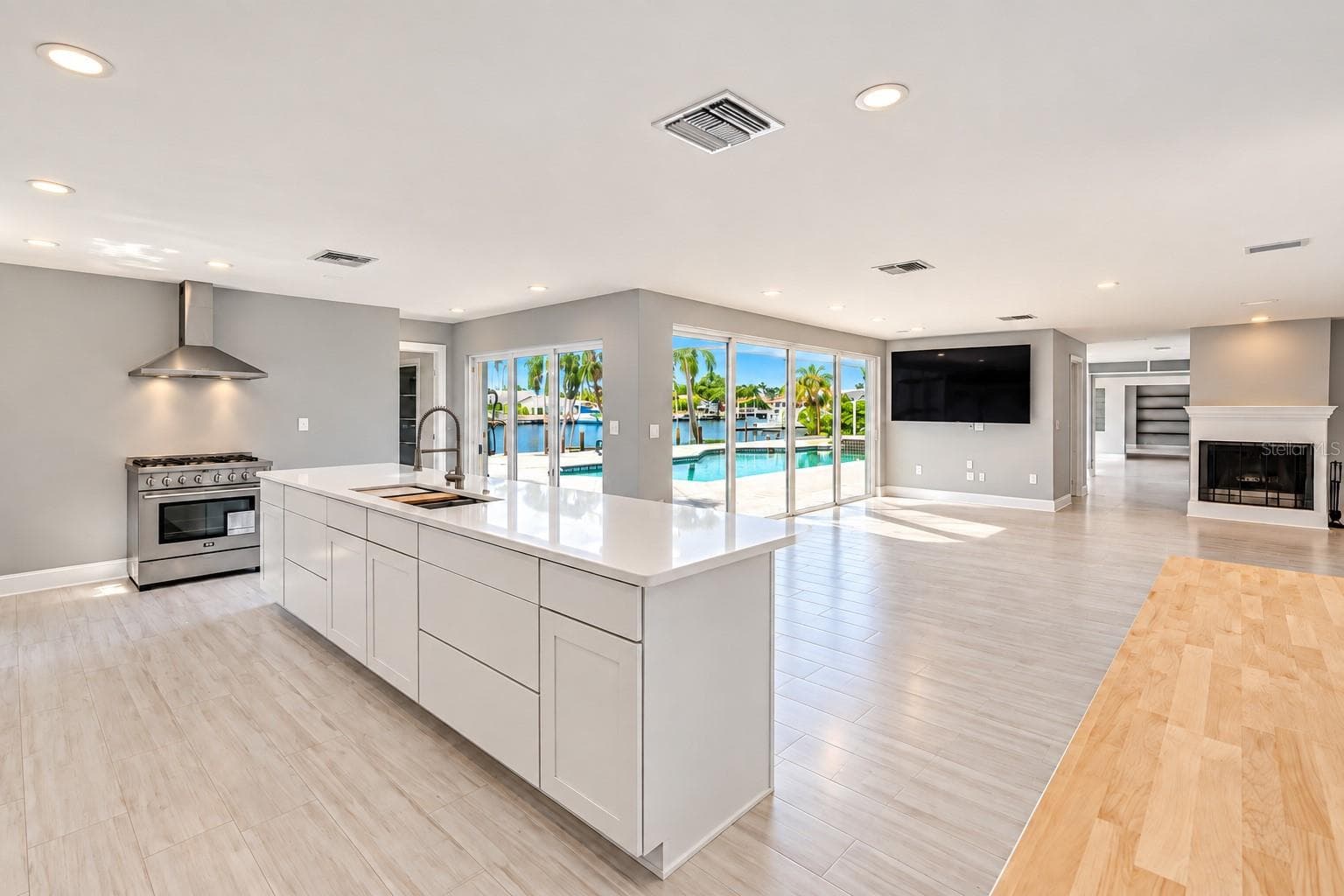 Single Family Residence at 482 HERMOSITA DR, ST PETE BEACH, photo 26 of 92