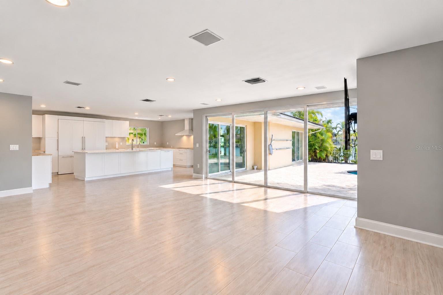 Single Family Residence at 482 HERMOSITA DR, ST PETE BEACH, photo 30 of 92