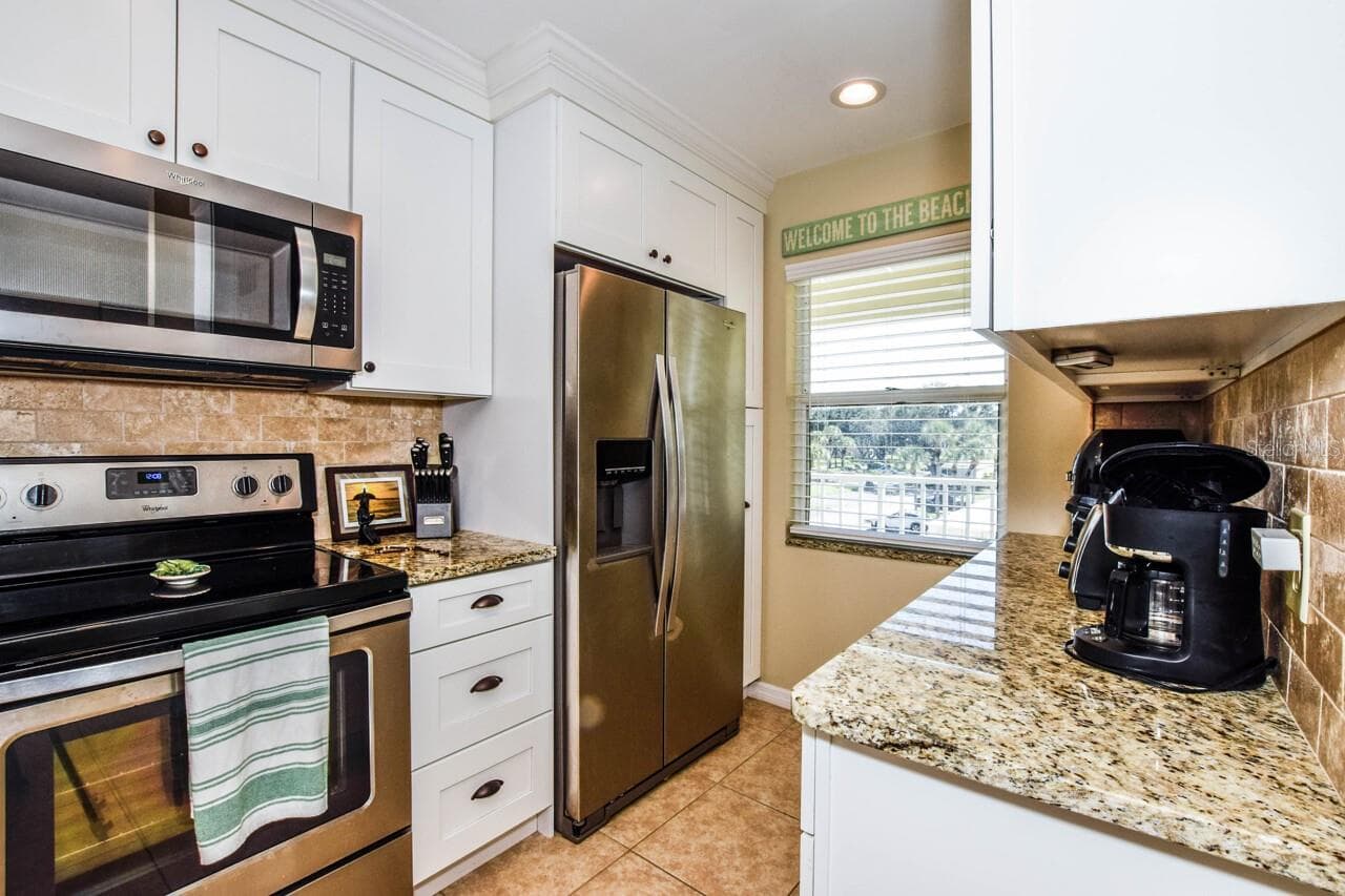 Kitchen - 433 CERROMAR LN #541, VENICE