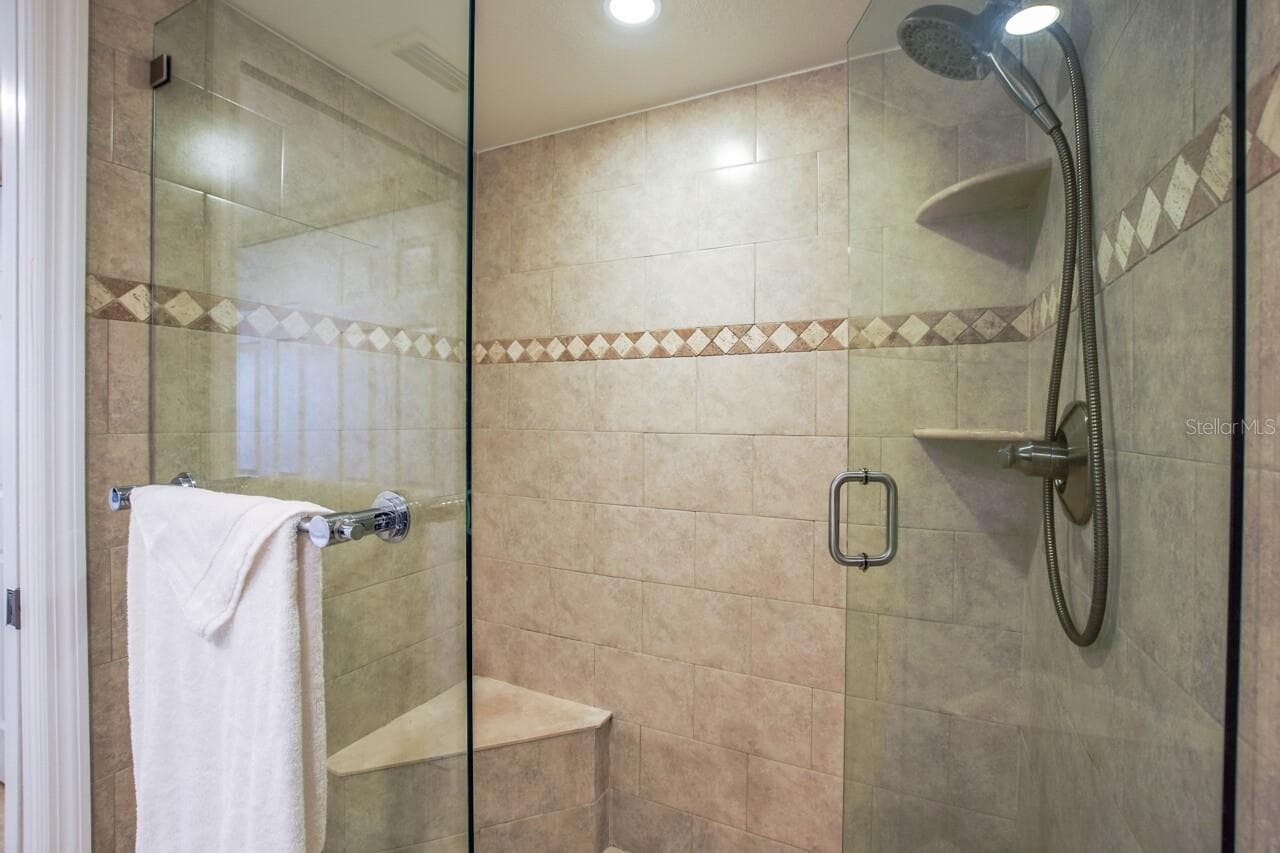 Primary Bathroom - 433 CERROMAR LN #541, VENICE