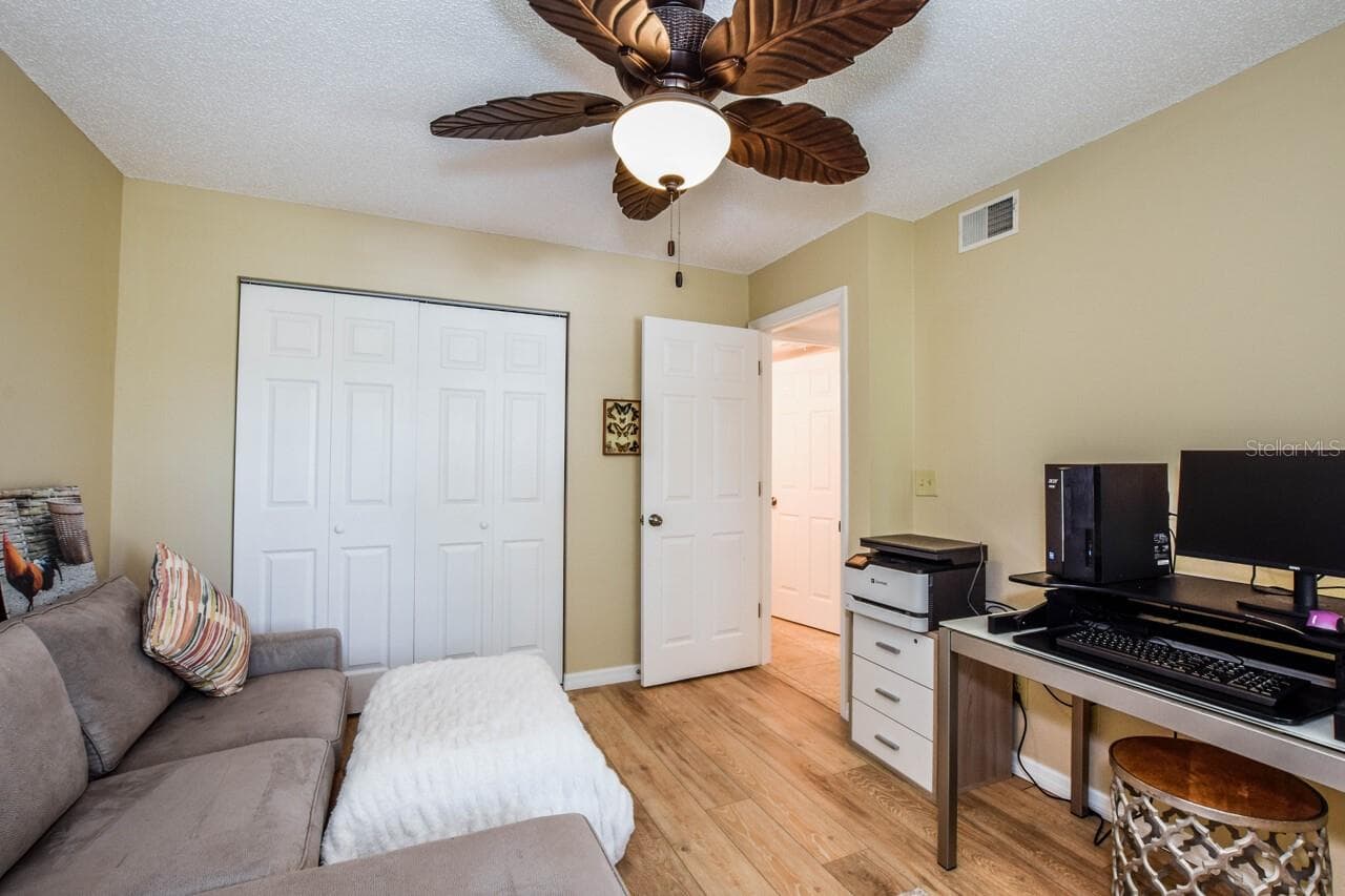Guest Bedroom - 433 CERROMAR LN #541, VENICE