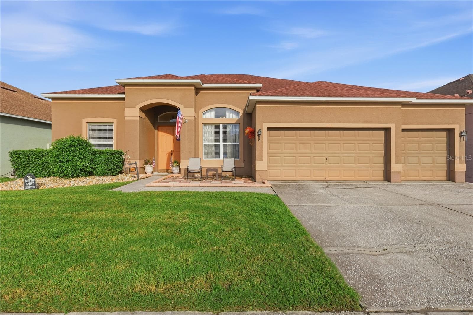 Single Family Residence at 439 FIELDSTREAM BLVD, ORLANDO, photo 2 of 37