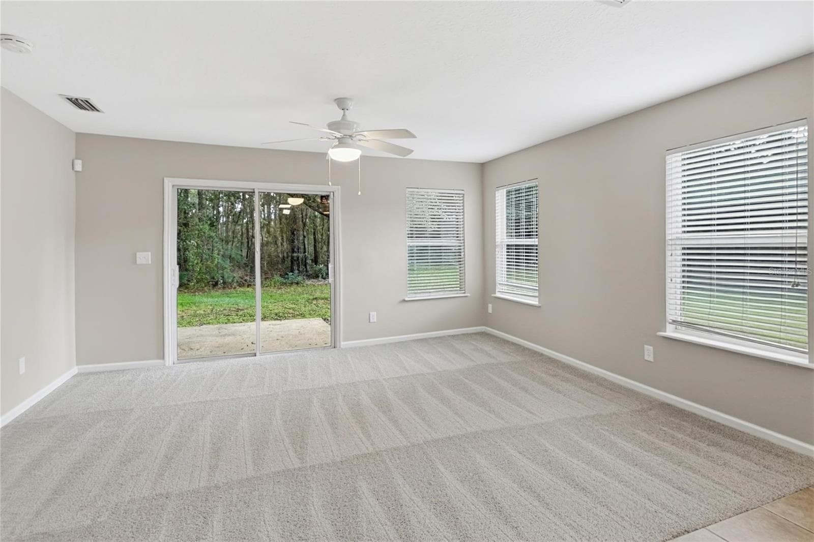 Single Family Residence at 8050 LEAFCREST DR, JACKSONVILLE, photo 4 of 18
