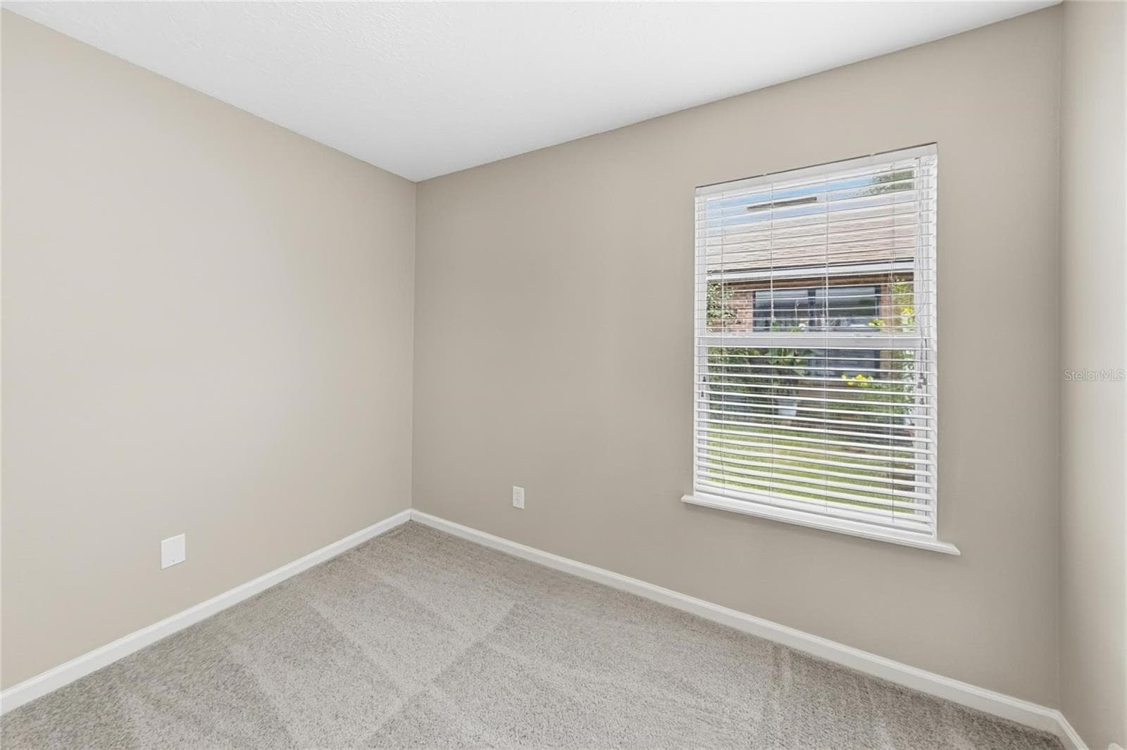 Single Family Residence at 8050 LEAFCREST DR, JACKSONVILLE, photo 13 of 18