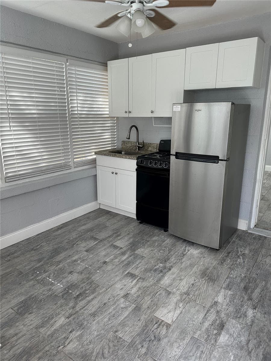 Multi-Family 5+ at 649 7TH AVE N, ST PETERSBURG, photo 15 of 56