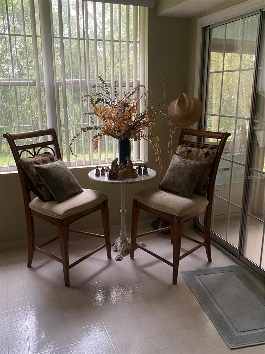 Sitting area near the kitchen area - 11492 SW 82ND COURT RD, OCALA