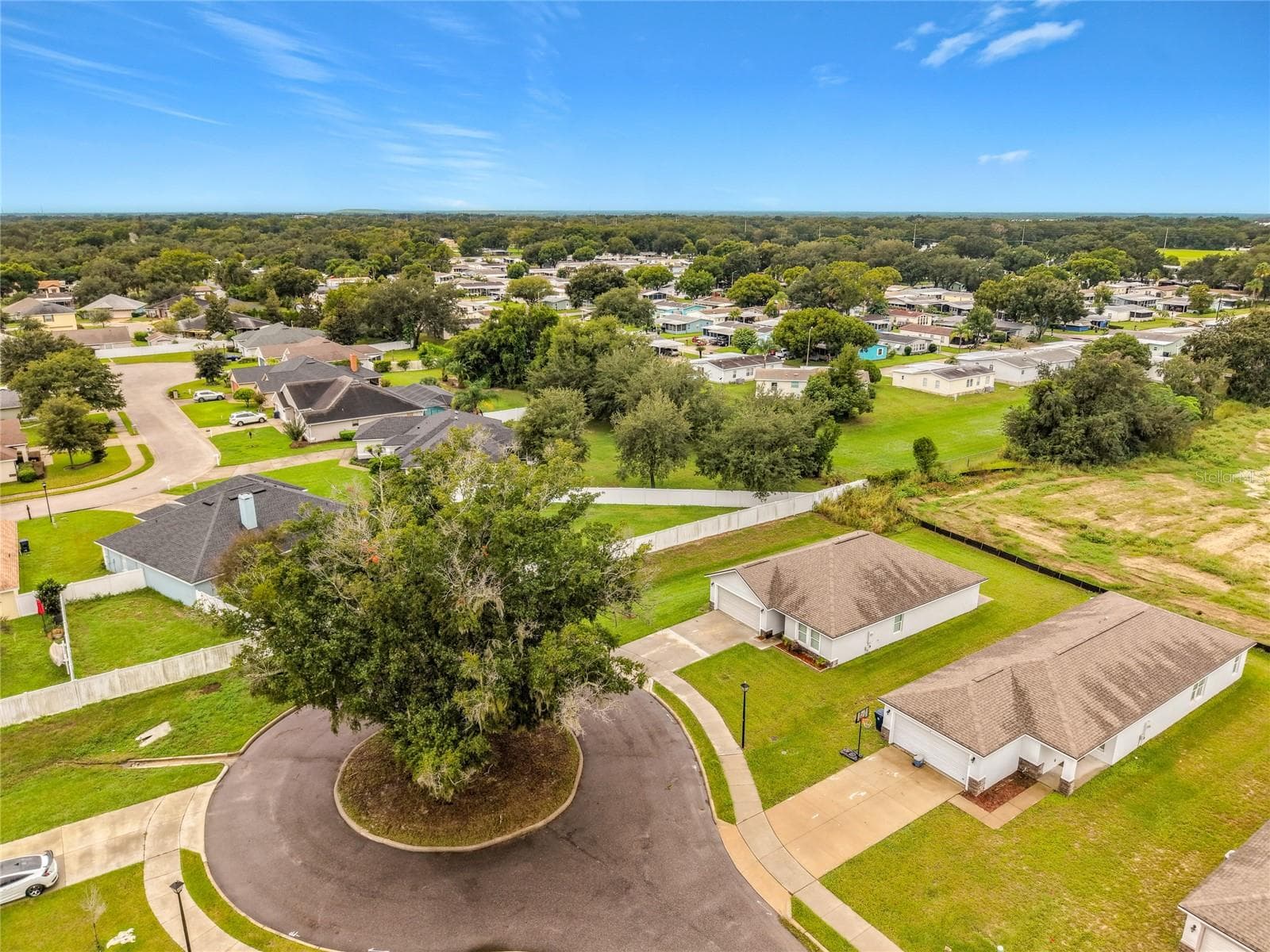 Single Family Residence at 322 JUDY LN, AUBURNDALE, photo 2 of 47