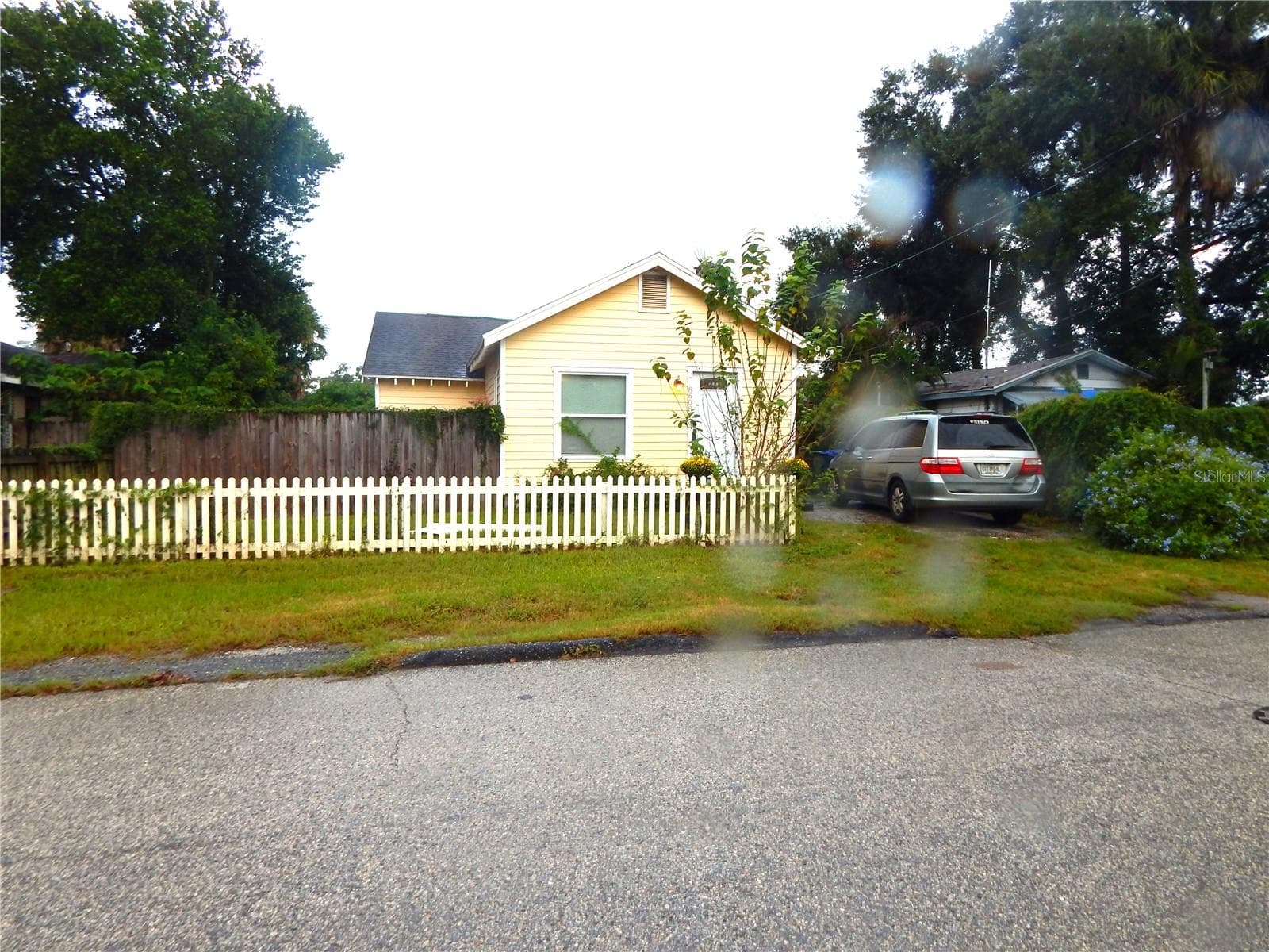 Single Family Residence at 8608 N 9TH ST, TAMPA, photo 2 of 15