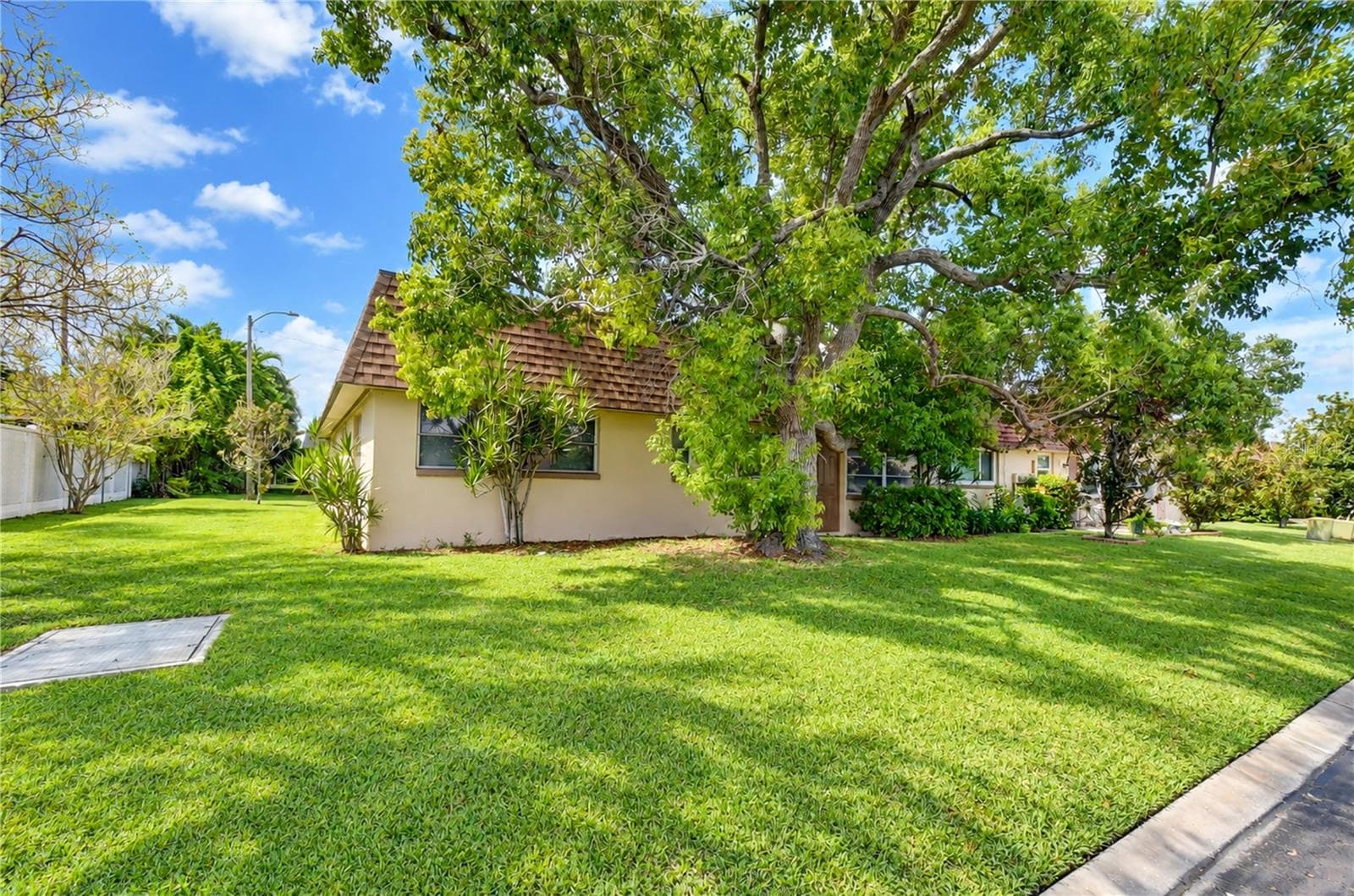 Condominium at 8445 CALAIS N, PINELLAS PARK, photo 9 of 52