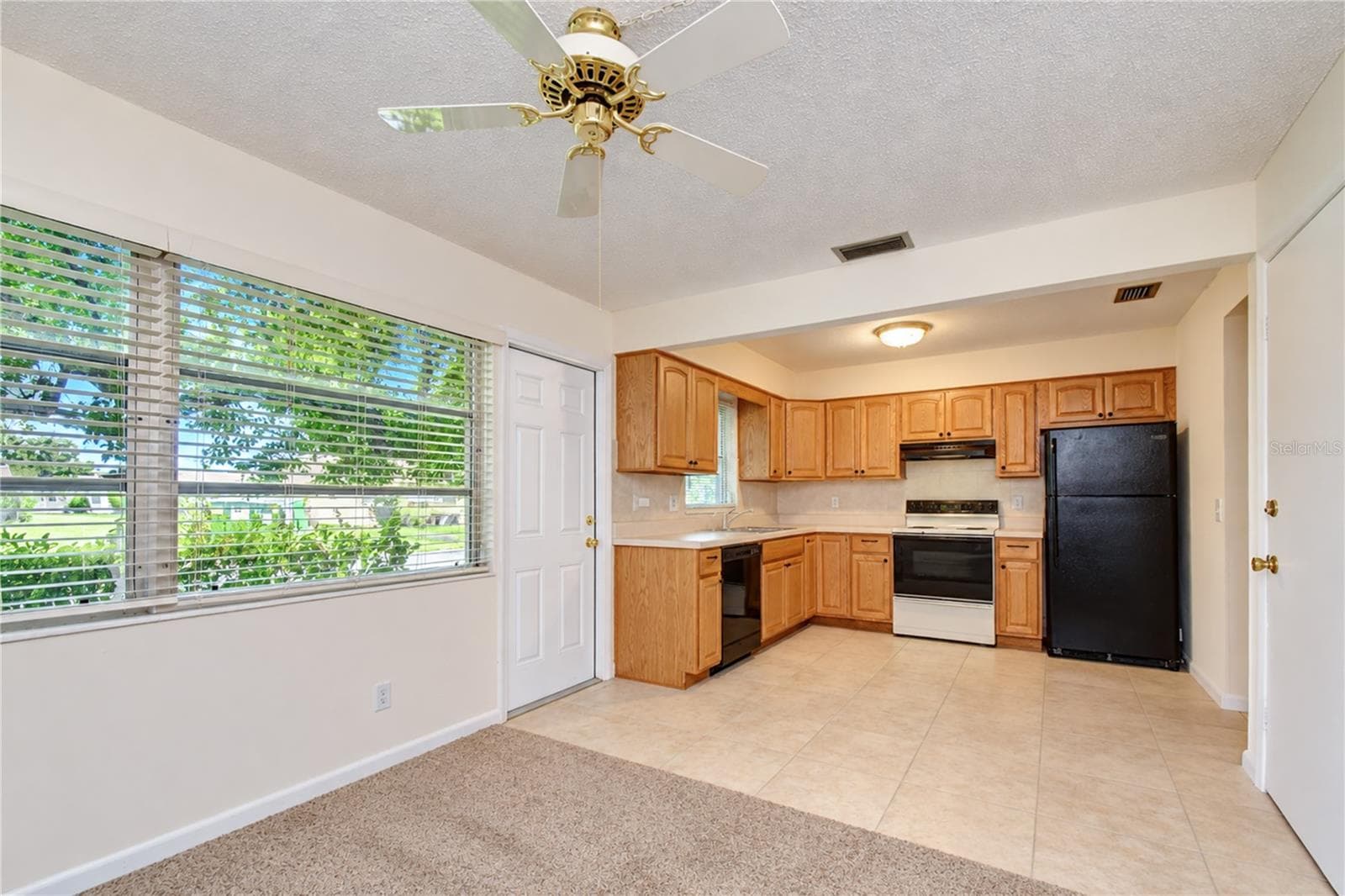 Condominium at 8445 CALAIS N, PINELLAS PARK, photo 27 of 52