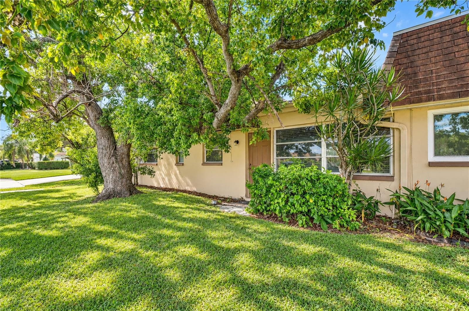 Condominium at 8445 CALAIS N, PINELLAS PARK, photo 42 of 52