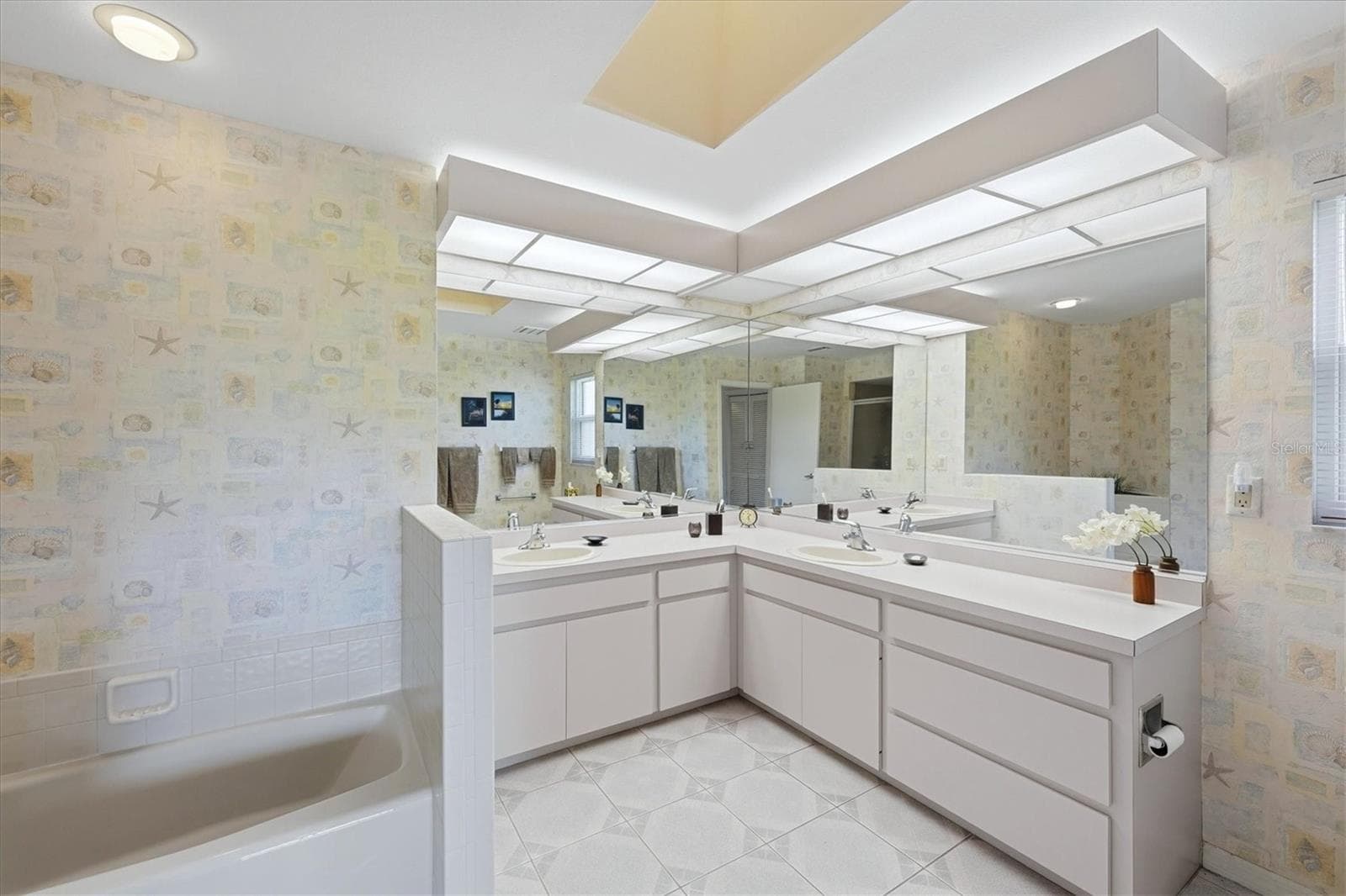 Villa at 3981 WILSHIRE CIR E #195, SARASOTA, photo 26 of 60