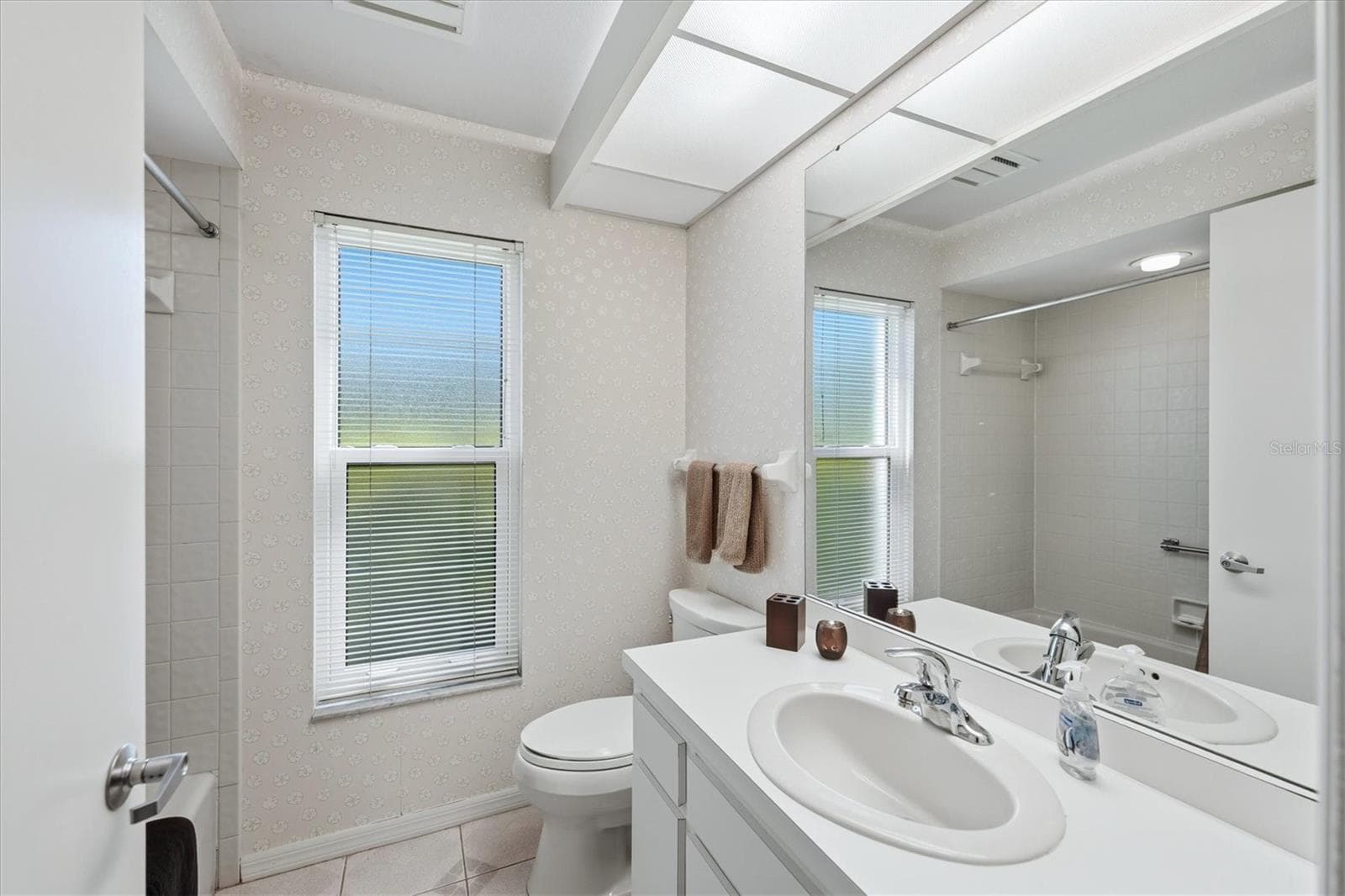 Villa at 3981 WILSHIRE CIR E #195, SARASOTA, photo 30 of 60