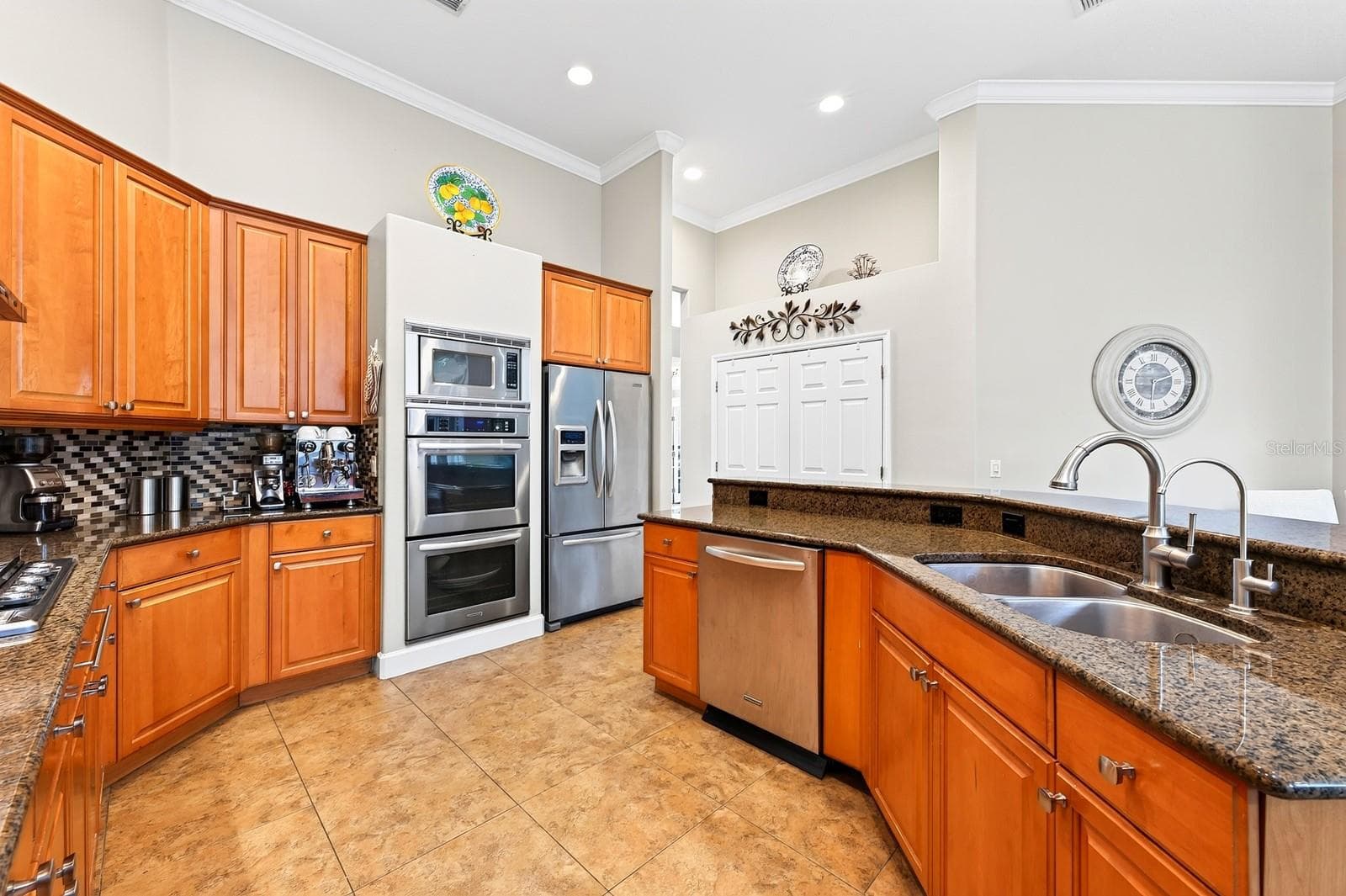 Upgraded stainless steel appliances. - 609 VIANA CT, WINTER SPRINGS