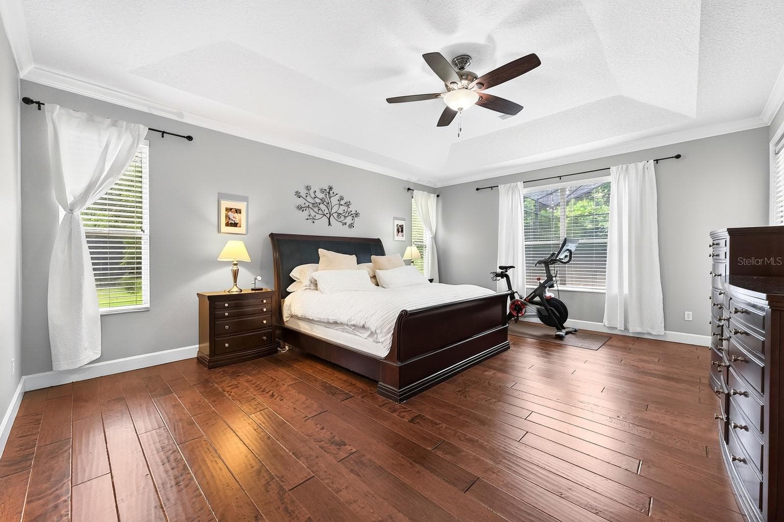 Light, bright, spacious primary suite. - 609 VIANA CT, WINTER SPRINGS