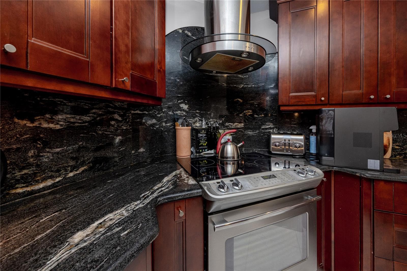 Single Family Residence at 902 ROBIN AVE, PALM HARBOR, photo 13 of 53
