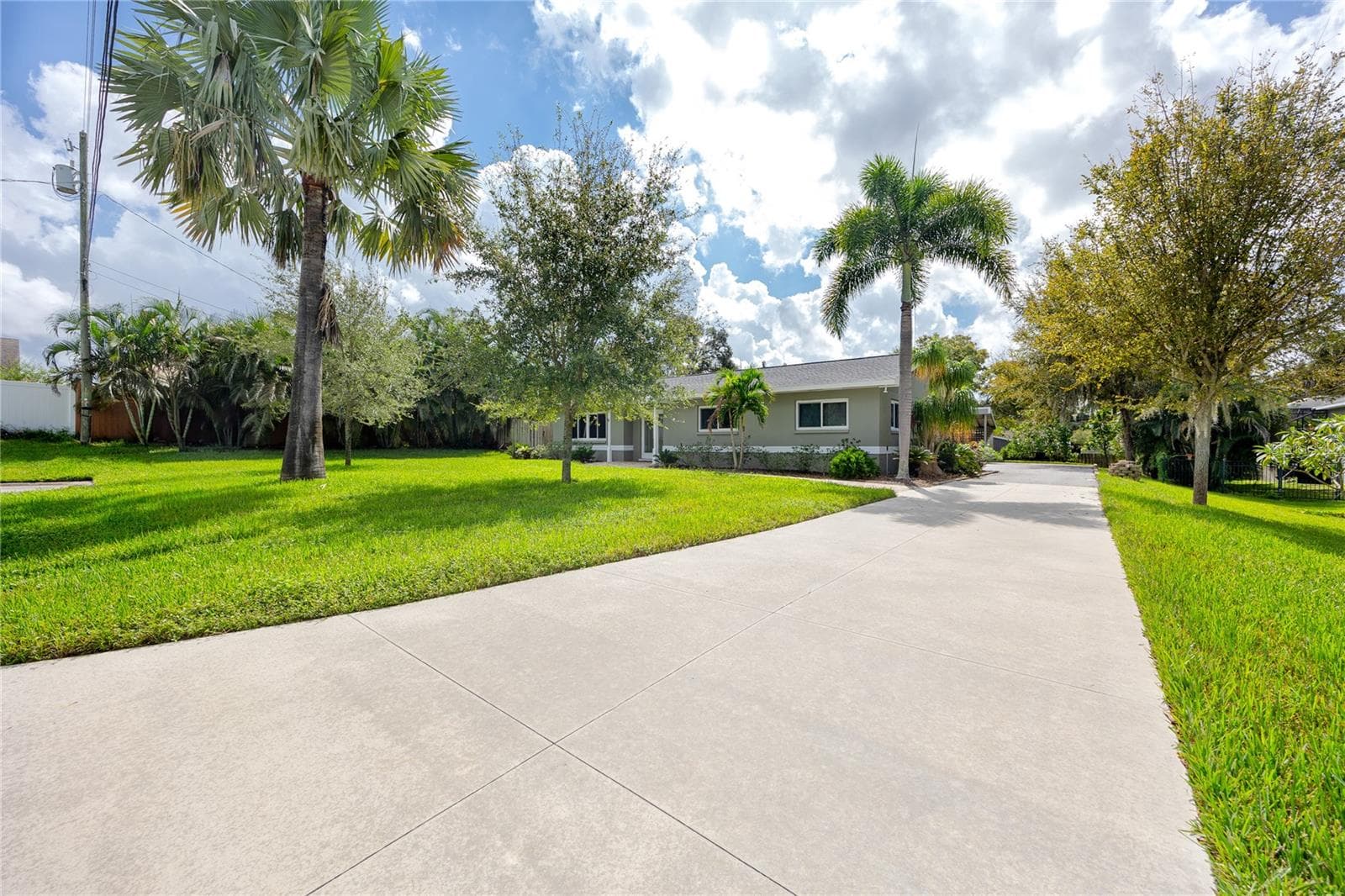 Single Family Residence at 902 ROBIN AVE, PALM HARBOR, photo 37 of 53