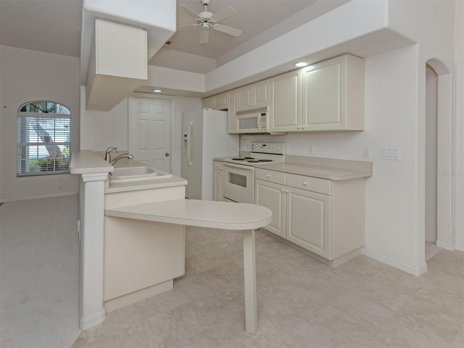 Single Family Residence at 5839 MCKINLEY RD, VENICE, photo 11 of 62