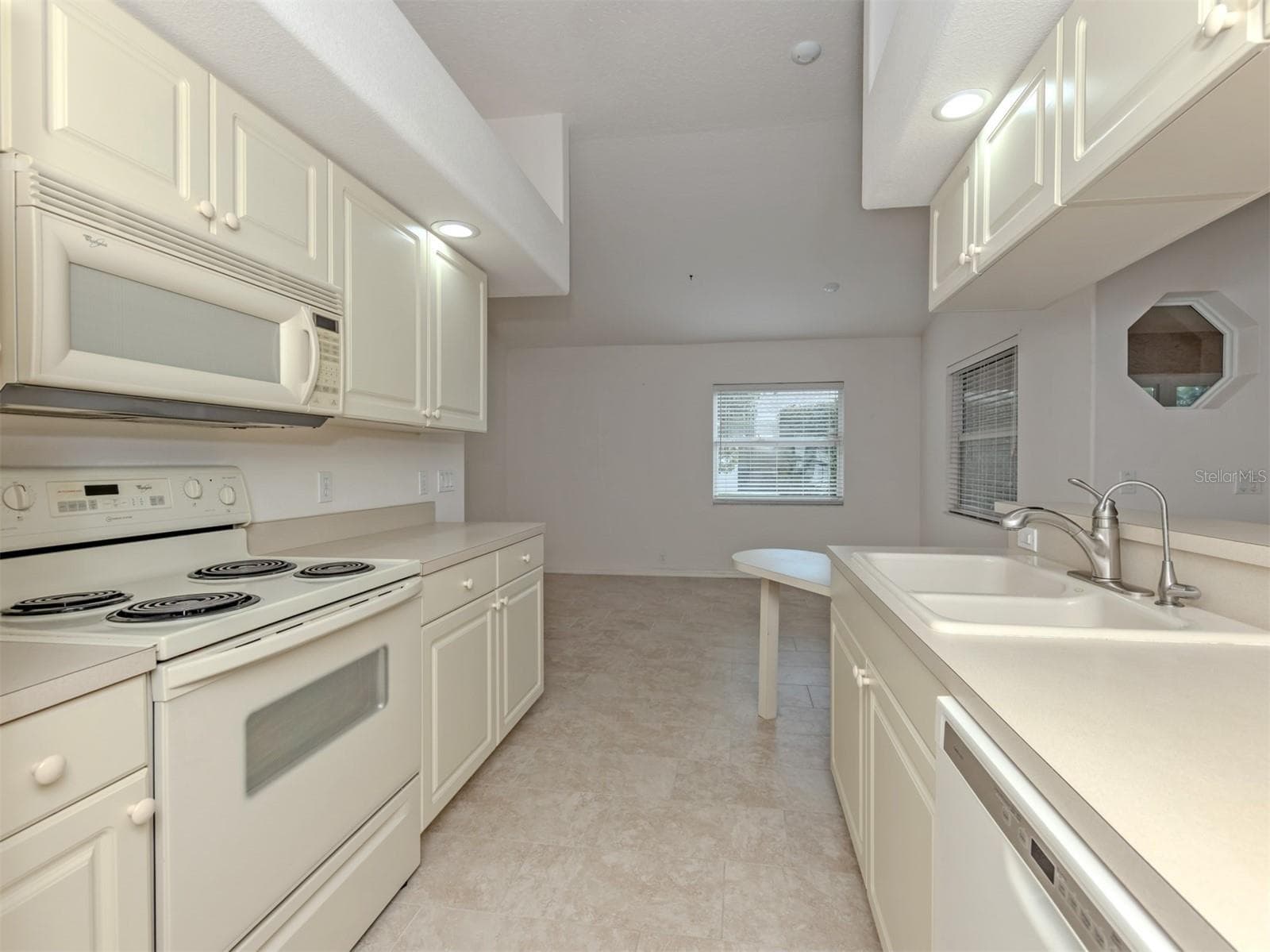 Single Family Residence at 5839 MCKINLEY RD, VENICE, photo 13 of 62