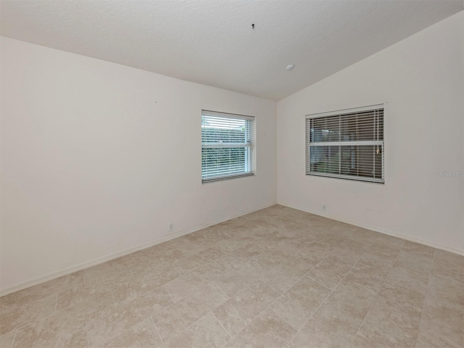 Single Family Residence at 5839 MCKINLEY RD, VENICE, photo 15 of 62