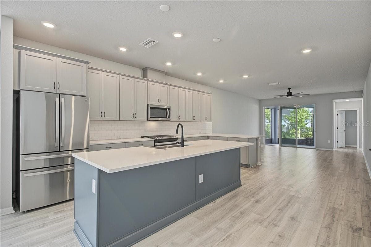 Single Family Residence at 6026 GOLDEN NETTLE DR, APOLLO BEACH, photo 4 of 33