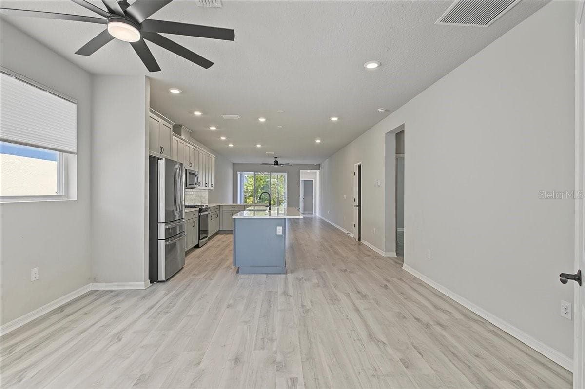 Single Family Residence at 6026 GOLDEN NETTLE DR, APOLLO BEACH, photo 6 of 33