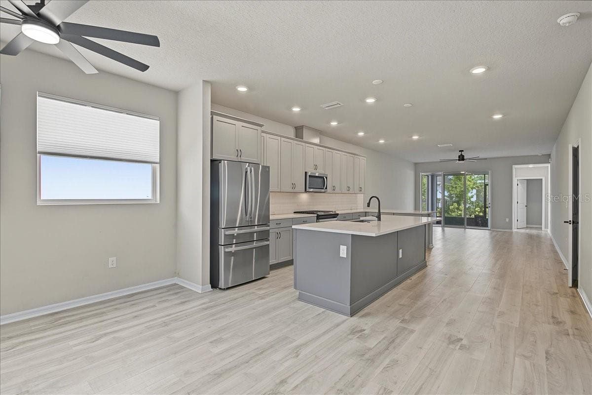 Single Family Residence at 6026 GOLDEN NETTLE DR, APOLLO BEACH, photo 3 of 33