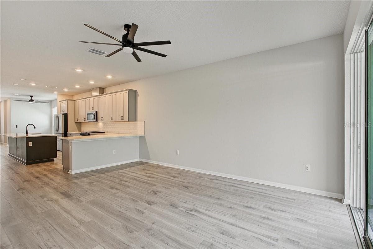 Single Family Residence at 6026 GOLDEN NETTLE DR, APOLLO BEACH, photo 8 of 33