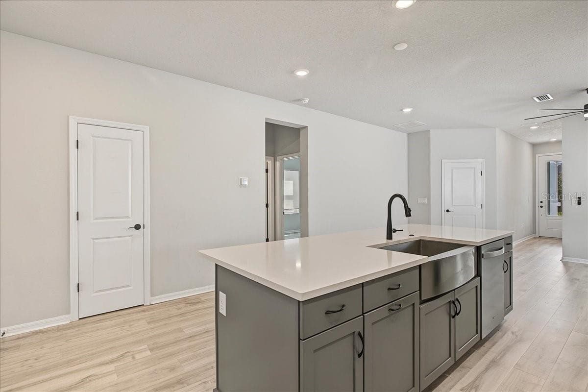 Single Family Residence at 6026 GOLDEN NETTLE DR, APOLLO BEACH, photo 10 of 33